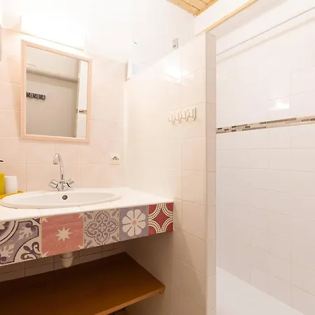 Cosy A Pour 4 Pers., Wifi Gratuit, Proche Telecabine, Et Balnea - Fr-1-695-16 *