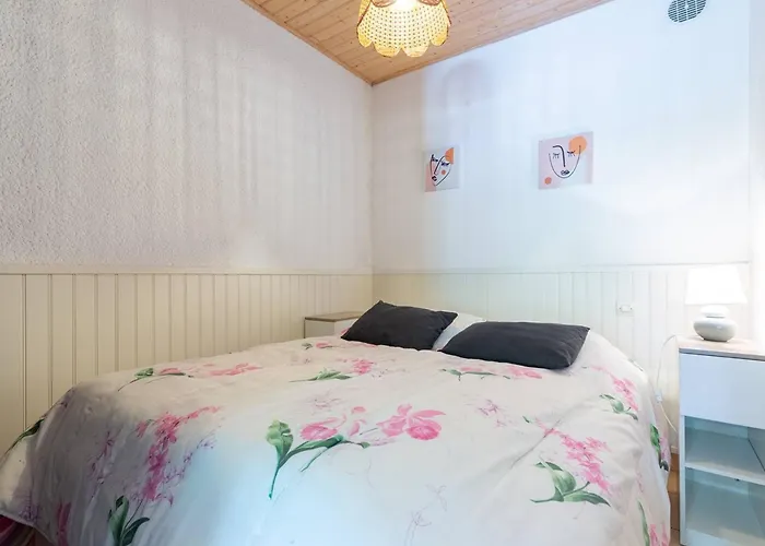 Apartment Cosy A Pour 4 Pers., Wifi Gratuit, Proche Telecabine, Et Balnea - Fr-1-695-16 *